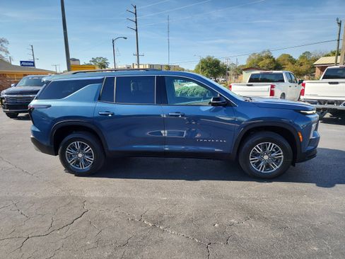 New 2026 Chevrolet Traverse LT image 3