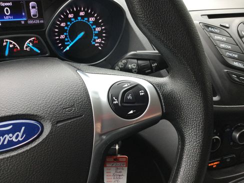 Used 2016 Ford Escape SE image 14
