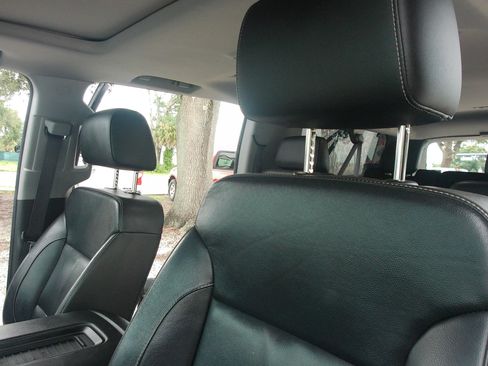Used 2016 Chevrolet Suburban LT w/ Luxury Package RWD image 13