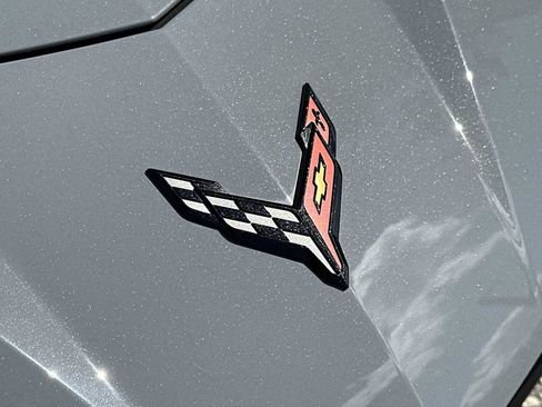 Used 2024 Chevrolet Corvette Stingray Premium Cpe w/ Body-Color Dual Roof Package image 10