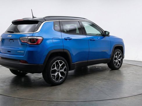 Used 2025 Jeep Compass Limited AWD/4WD image 9