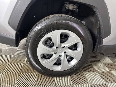 Used 2025 Toyota RAV4 LE image 29