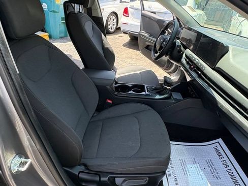 Used 2025 Kia K4 FWD image 18