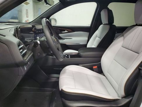 New 2026 Chevrolet Traverse High Country w/ LPO, Floor Liner Package AWD/4WD image 11