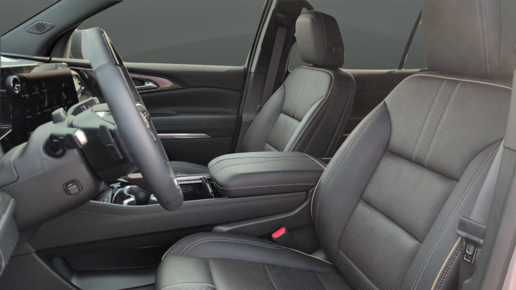 Used 2026 Chevrolet Traverse High Country w/ LPO, Floor Liner Package AWD/4WD image 11