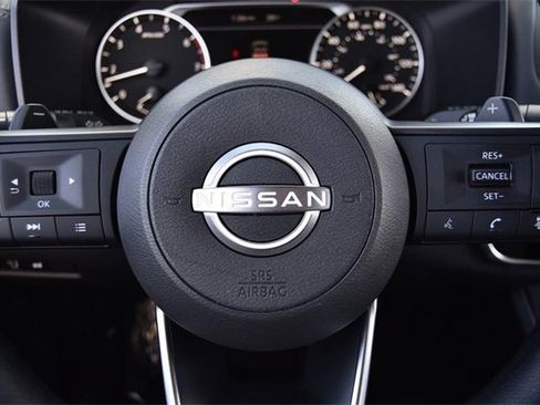 Used 2024 Nissan Rogue SV image 17