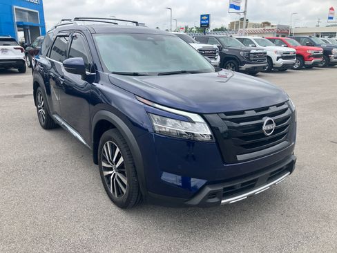 Used 2024 Nissan Pathfinder Platinum AWD/4WD image 1
