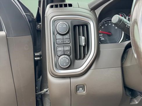 Used 2021 Chevrolet Silverado 1500 LT Trail Boss AWD/4WD image 18