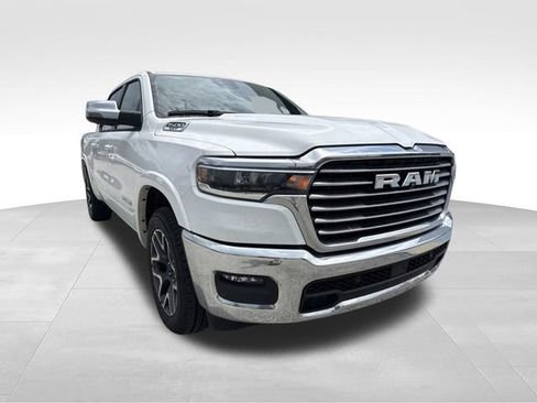 Used 2025 RAM 1500 Laramie AWD/4WD image 3