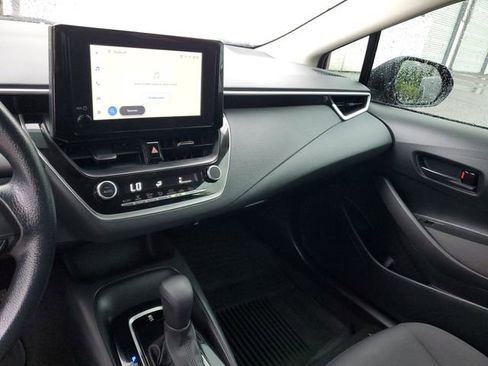 Used 2025 Toyota Corolla LE w/ Convenience Package image 26