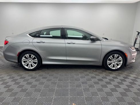 Used 2015 Chrysler 200 Limited w/ Convenience Group FWD image 4