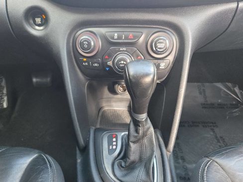 Used 2014 Dodge Dart Limited w/ Technology Group image 32