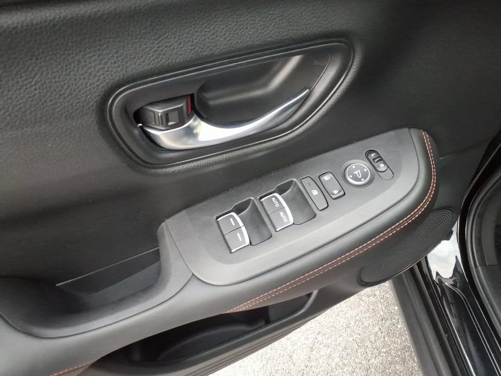 Used 2025 Honda HR-V Sport image 16
