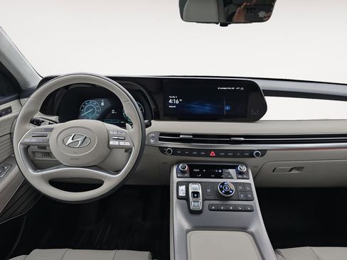 Used 2024 Hyundai Palisade Calligraphy image 9