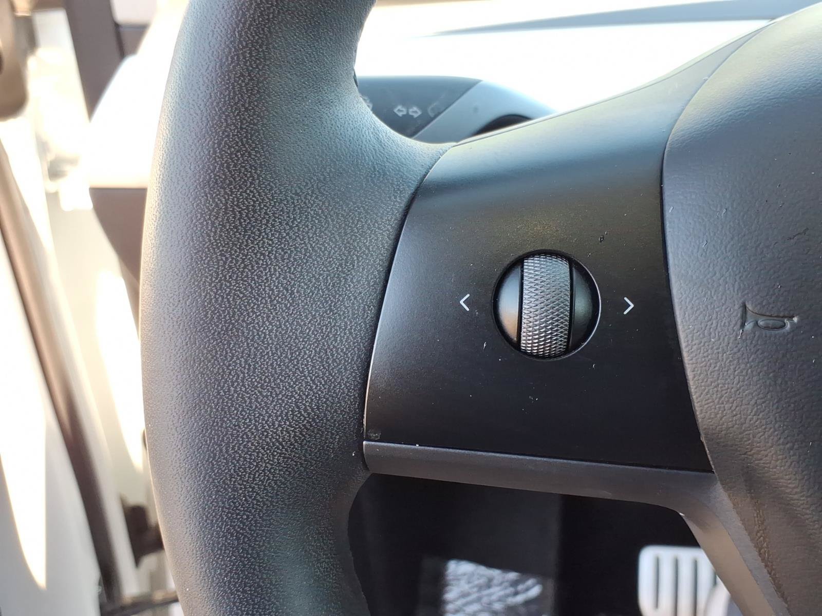 Used 2023 Tesla Model Y Performance AWD/4WD image 33