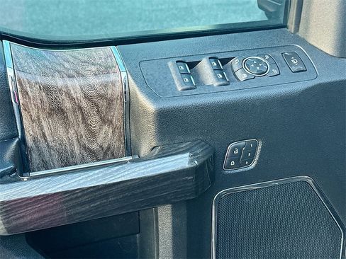 Used 2019 Ford F350 Lariat w/ Lariat Ultimate Package image 21