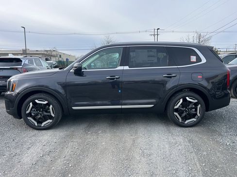 New 2025 Kia Telluride S image 2