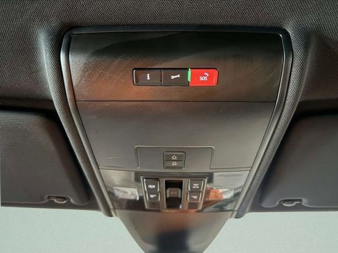 Used 2020 Volkswagen Atlas Cross Sport SEL image 21