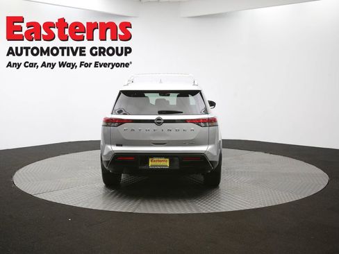 Used 2023 Nissan Pathfinder SL image 36