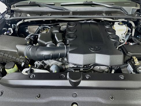 Used 2017 Toyota 4Runner Limited image 9