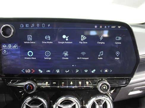 Used 2024 Chevrolet Blazer EV LT image 15