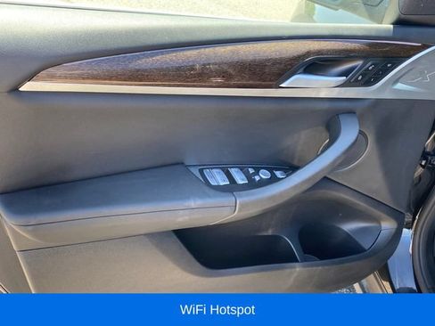 Used 2025 BMW X4 xDrive30i AWD/4WD image 18