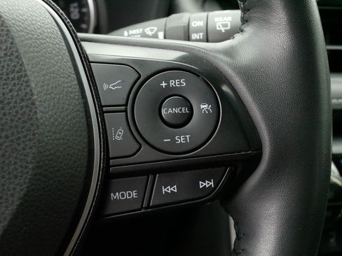 Certified 2021 Toyota RAV4 XLE w/ Convenience Package AWD/4WD image 25