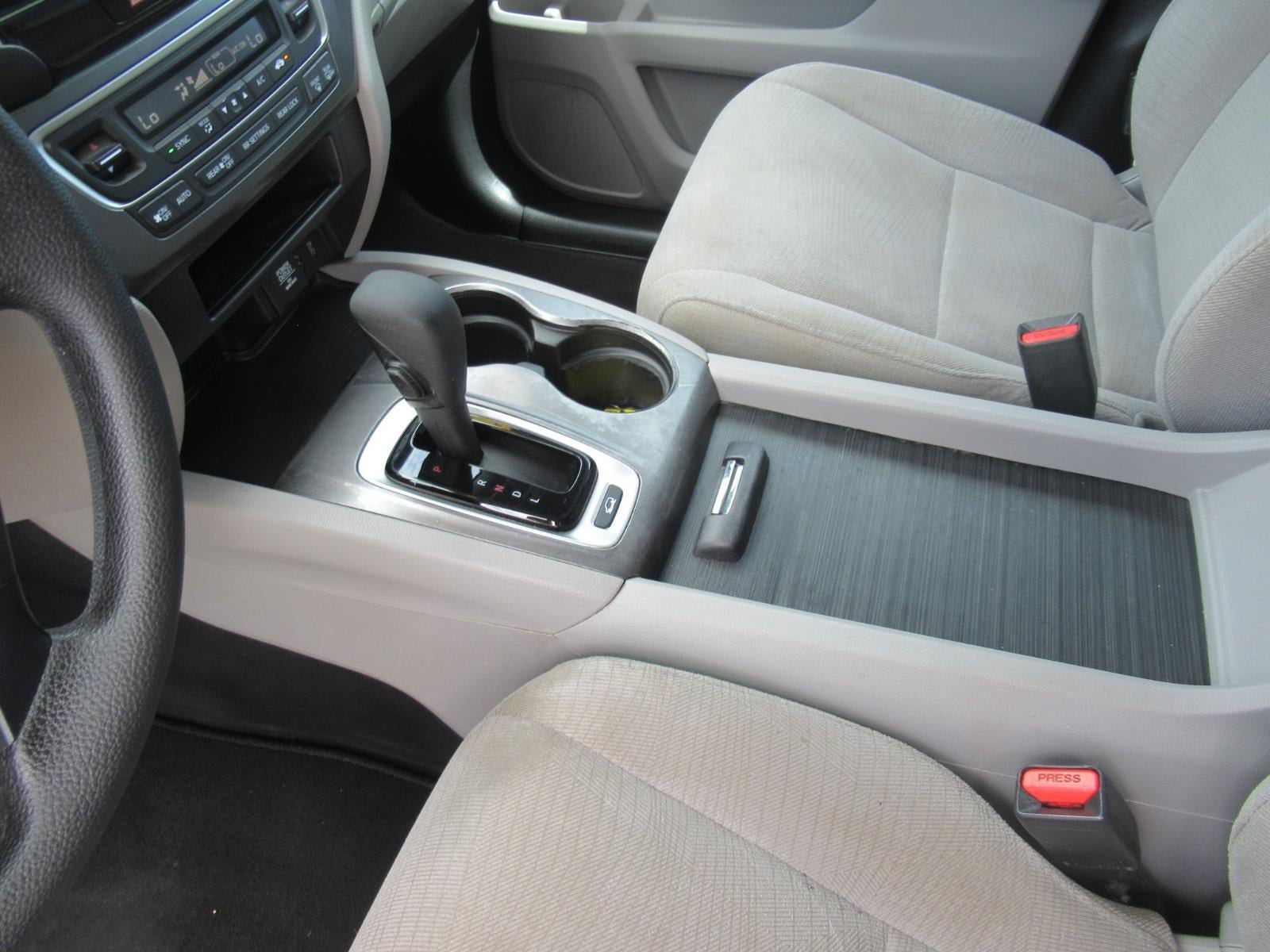 Used 2018 Honda Pilot EX image 16
