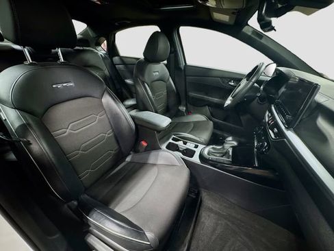 Used 2023 Kia Forte GT-Line w/ GT-Line Premium Package image 31