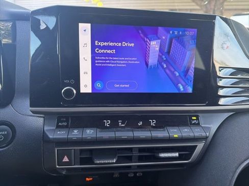 Used 2025 Toyota Camry LE image 27