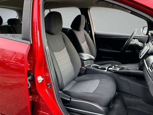 Used 2022 Nissan Leaf SV image 28