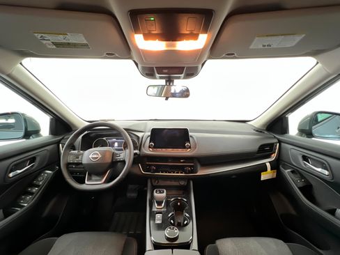 New 2026 Nissan Rogue SV w/ Cold Weather Package AWD/4WD image 9