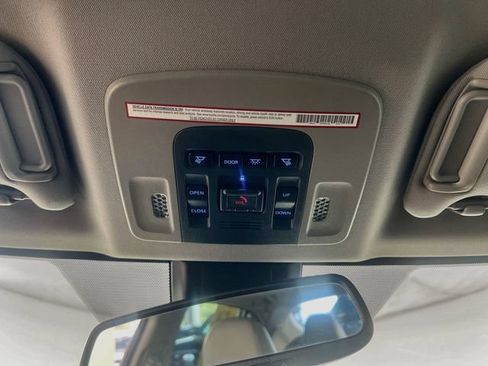 Used 2021 Toyota Camry SE w/ Convenience Package FWD image 20