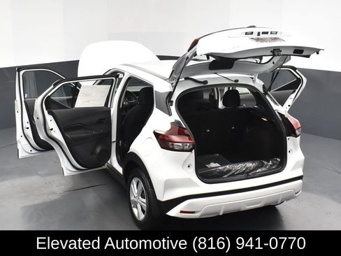 Used 2025 Nissan Kicks Play S FWD image 19