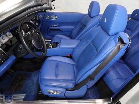 Used 2020 Rolls-Royce Dawn image 21