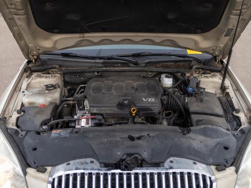 Used 2011 Buick Lucerne CXL image 10