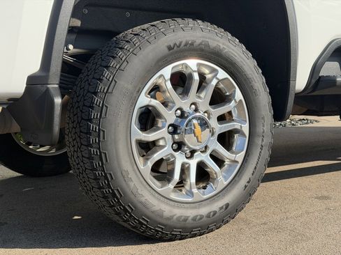 Used 2025 Chevrolet Silverado 3500 LTZ w/ LTZ Plus Package image 26