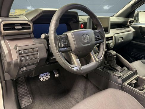 Used 2025 Toyota Tacoma TRD Sport RWD image 3