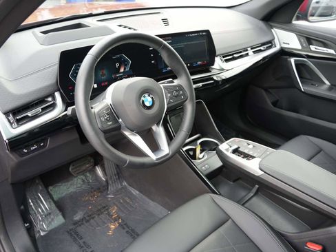 Used 2025 BMW X2 xDrive28i image 10