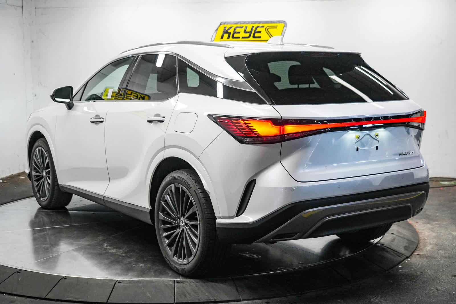 Used 2024 Lexus RX 350 Premium w/ Convenience Package FWD image 8