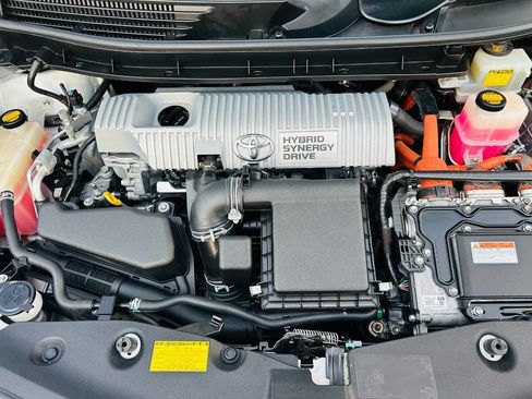 Used 2013 Toyota Prius V Two image 9