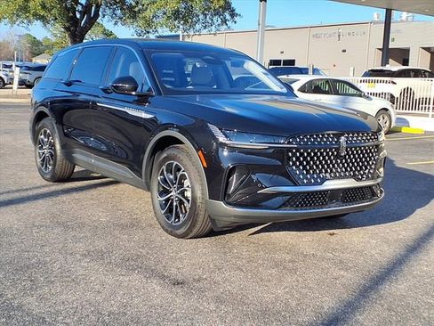 New 2026 Lincoln Nautilus Premier AWD/4WD image 3