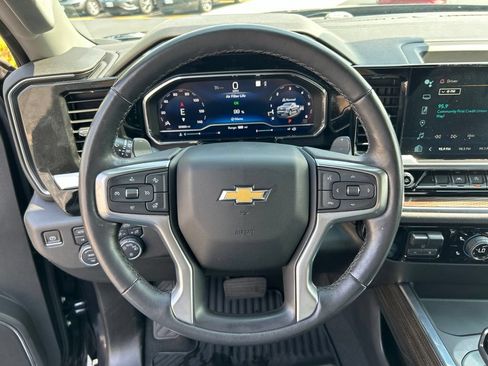 Used 2023 Chevrolet Silverado 1500 LT w/ Z71 Off-Road Package AWD/4WD image 17