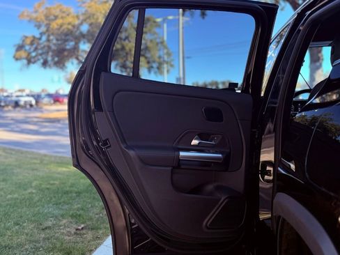 Used 2025 Mercedes-Benz GLA 250 GLA 250 w/ Exclusive Package image 28