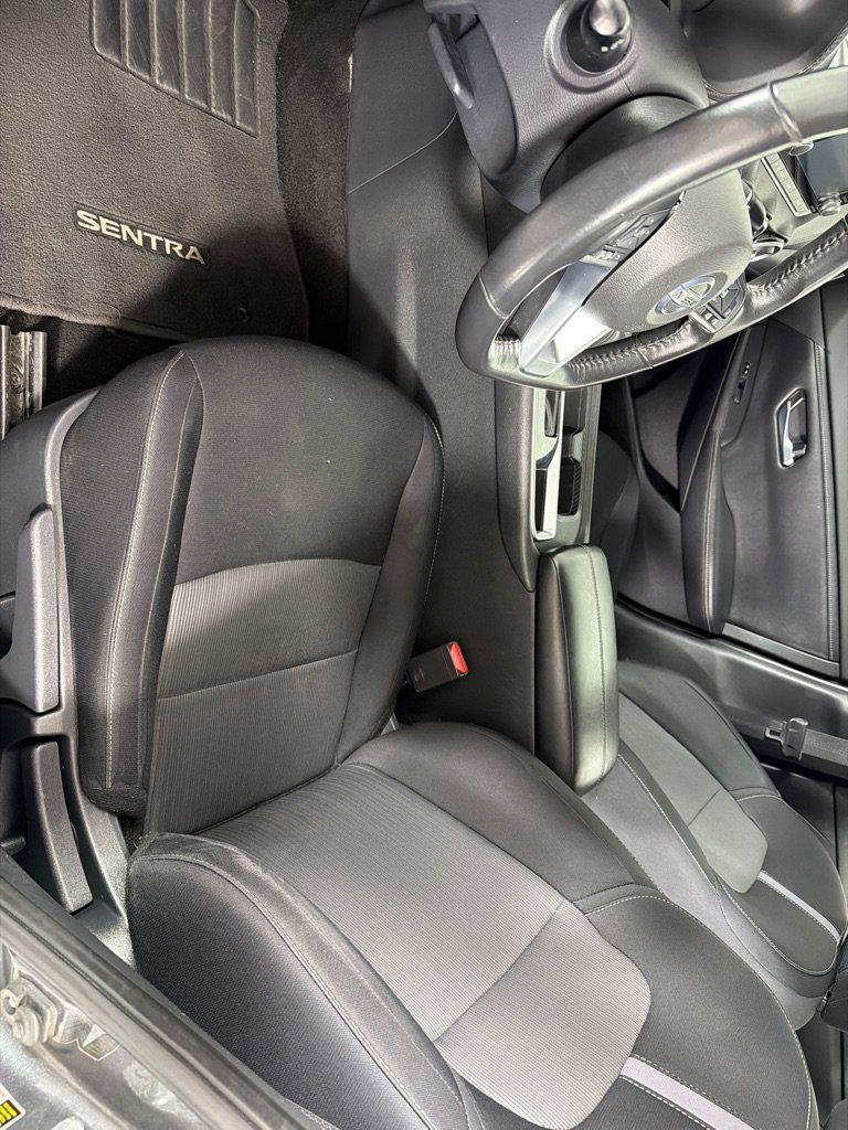 Used 2021 Nissan Sentra SV FWD image 11