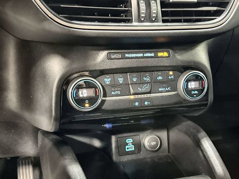 Used 2021 Ford Escape SE FWD image 21