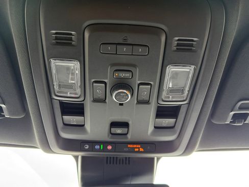 Used 2024 Chevrolet Suburban RST w/ Luxury Package AWD/4WD image 18