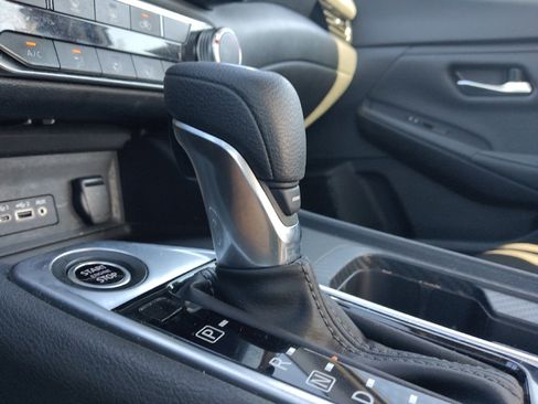 Used 2024 Nissan Sentra SV FWD image 26