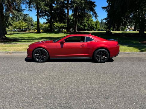 Used 2014 Chevrolet Camaro SS w/ SS Performance Package RWD image 3