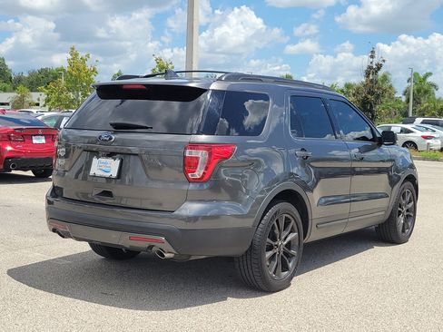 Used 2017 Ford Explorer XLT w/ Equipment Group 202A FWD image 6